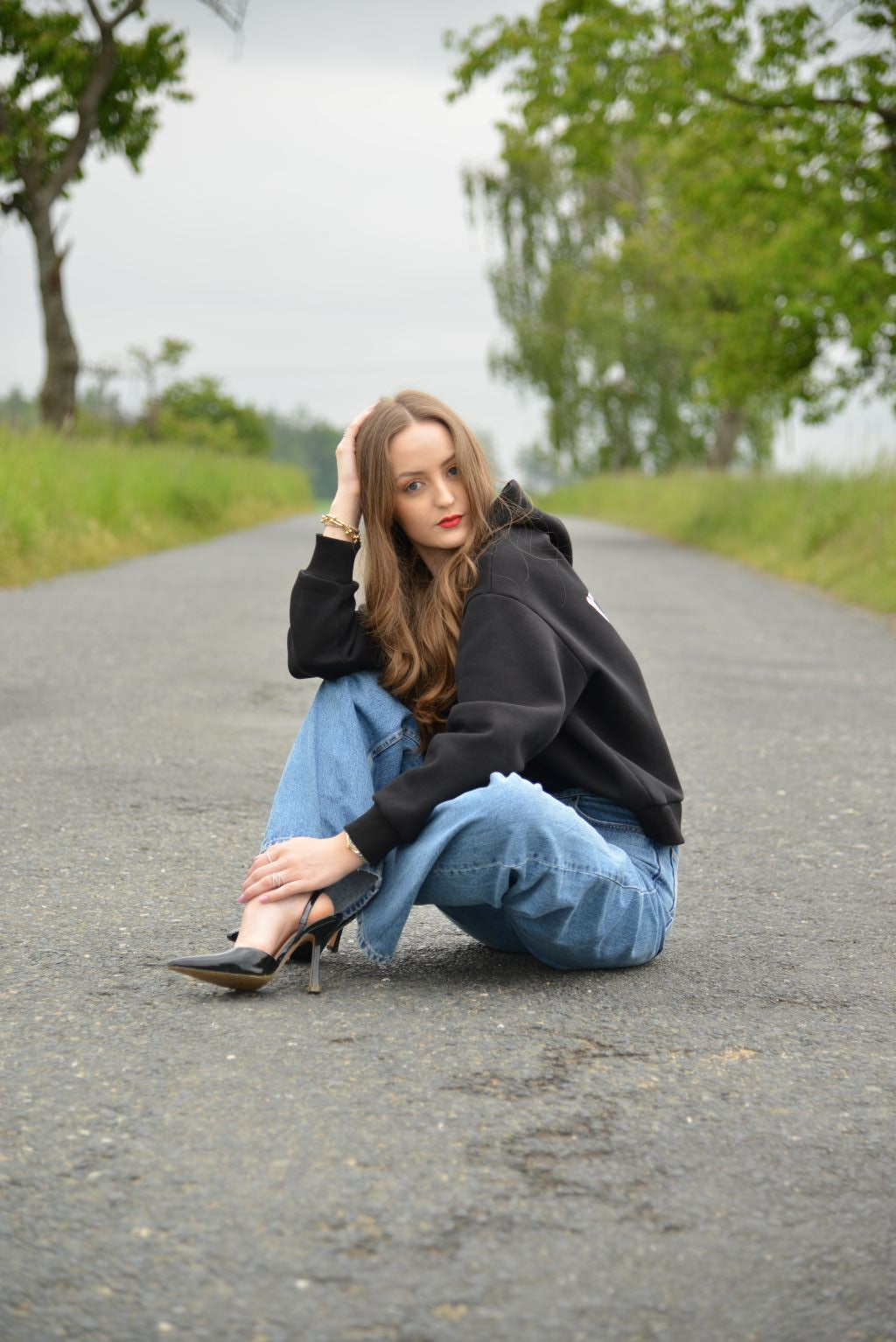 EVERYBODY HOODIE - BLACK